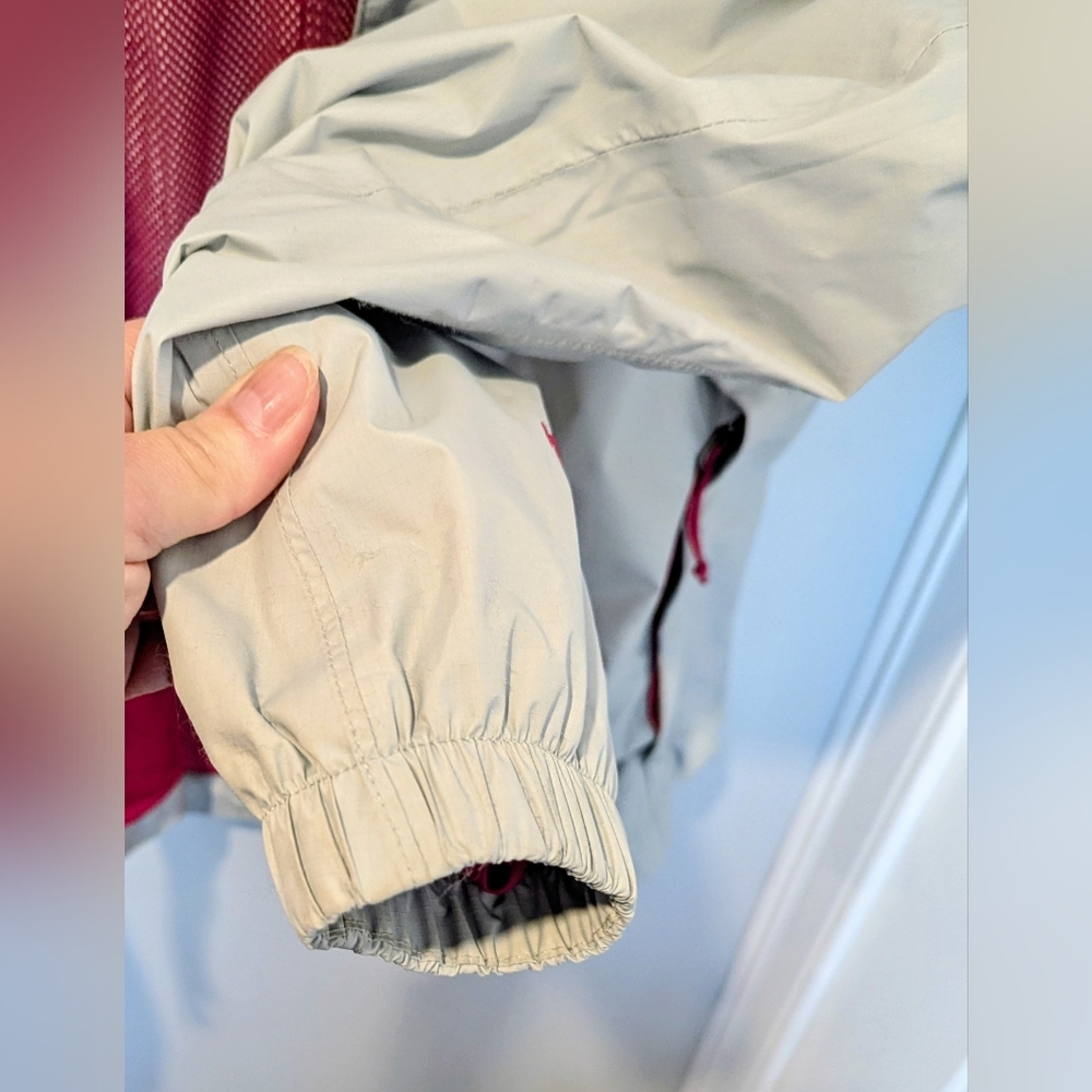 The North Face Hyvent Gray and Pink Jacket - Picture 6 of 8